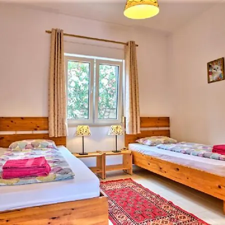 Apartment Ferienhaus Nora Mit Zwei Schoenen Doppelhaushaelften, 