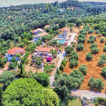 Ferienhaus Nora Mit Zwei Schoenen Doppelhaushaelften, 