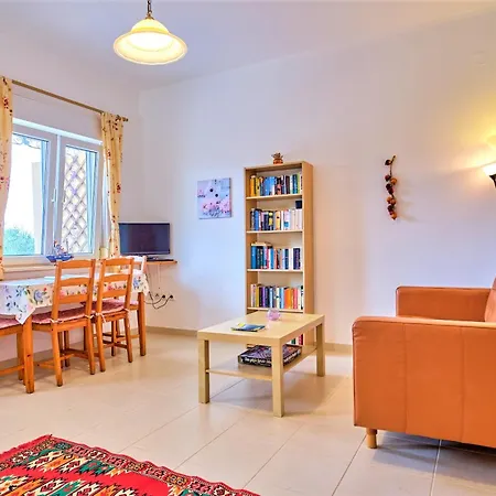 Apartment Ferienhaus Nora Mit Zwei Schoenen Doppelhaushaelften, 