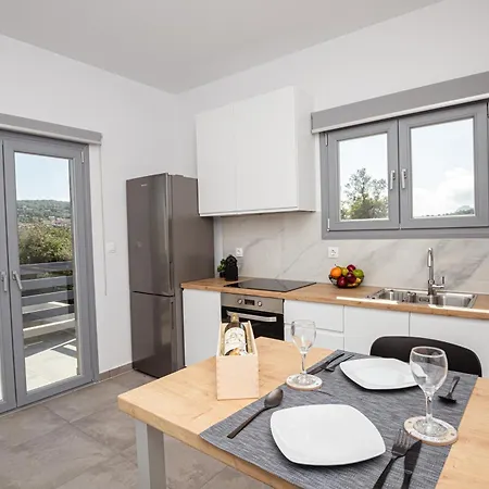 Di La Apartment