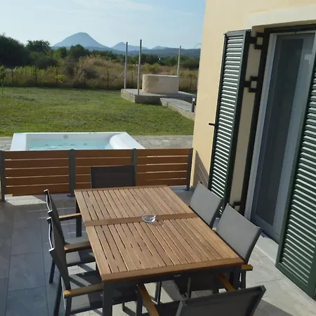 Issos House