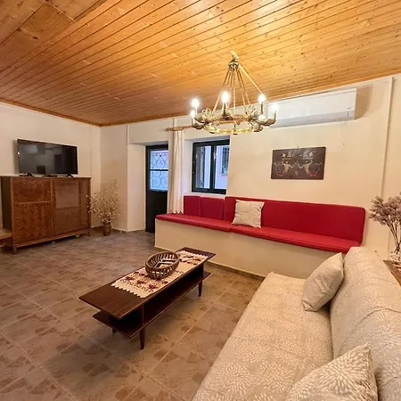 Kansoneta-traditional Mansion In Gastouri Village Ferienhaus