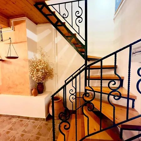 Ferienhaus Kansoneta-traditional Mansion In Gastouri Village