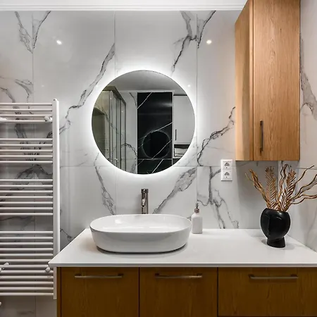 Pool Apartments, Elena & Maria By Konnect Apartment *