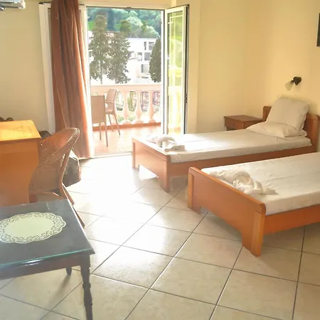 House Letta In A Very Quiet Location - Agios Gordios