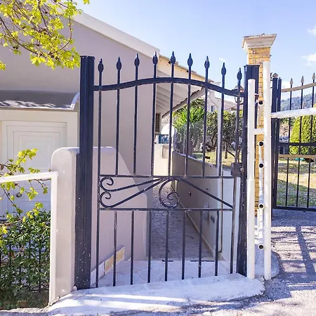 Ad Homes Villa
