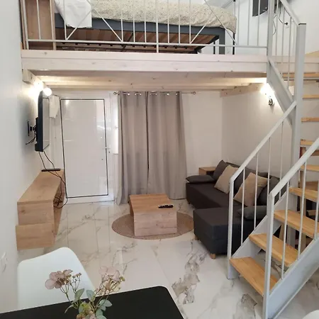 George And Helen's Appartement *