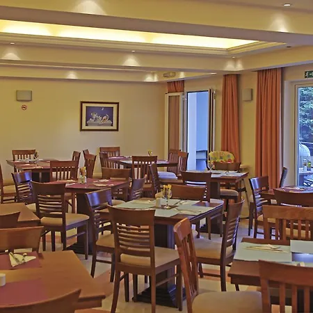 Hotel Corfu Hellinis 3*
