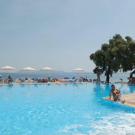 Nissaki Beach 4*