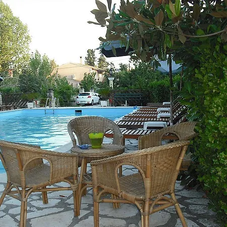 Hotel Charietta & 3*