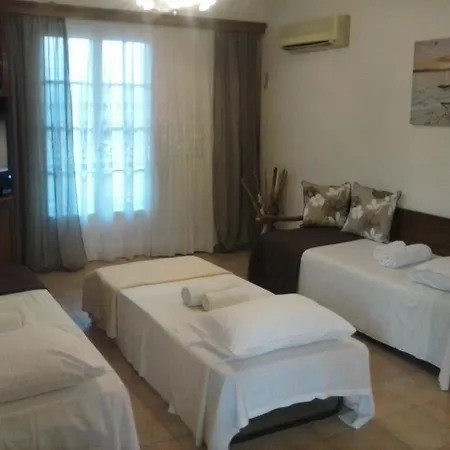 Athineos Apartment *