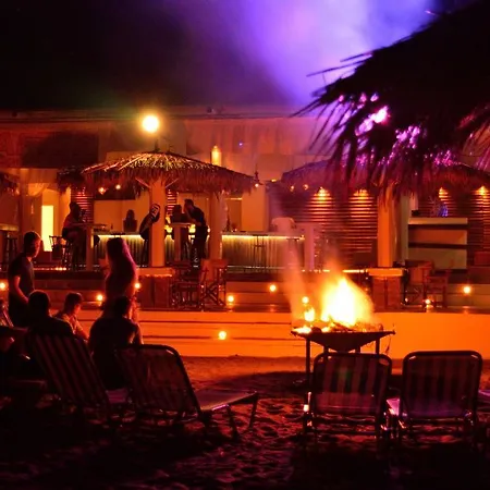 Hebes Studios Kavos
