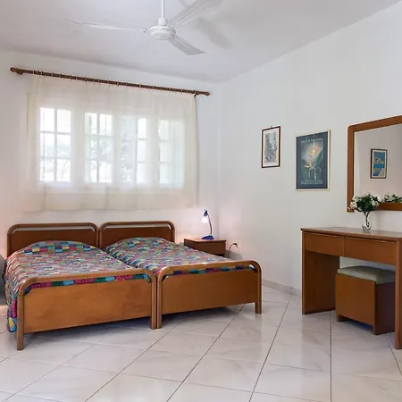 Apartment Marinos