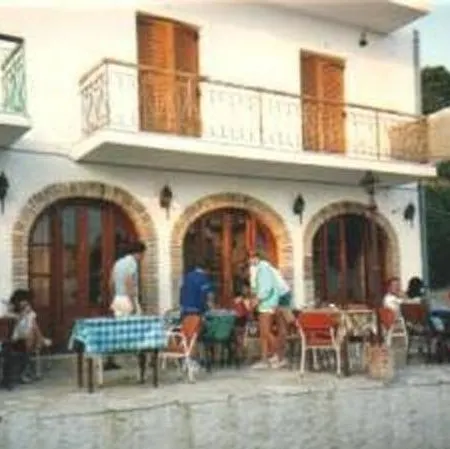 Pansion Alexandros Guest house 2*