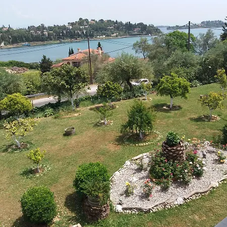 Athineos Kommeno (Corfu)