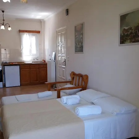 Athineos Apartment *