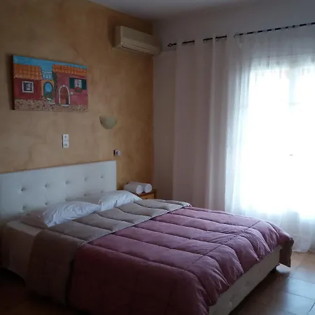Athineos Apartment *