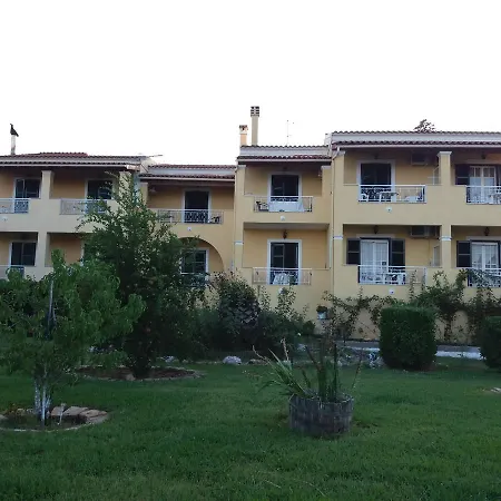 Athineos Apartment *