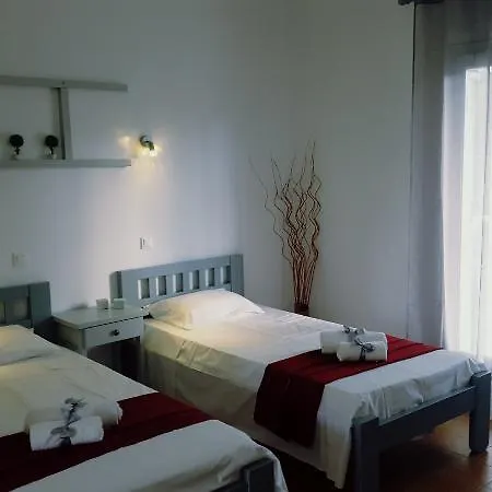 Apartment Three Seasons *
