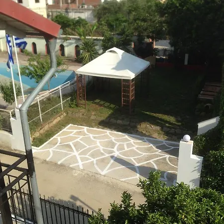 Hebes Studios Kavos