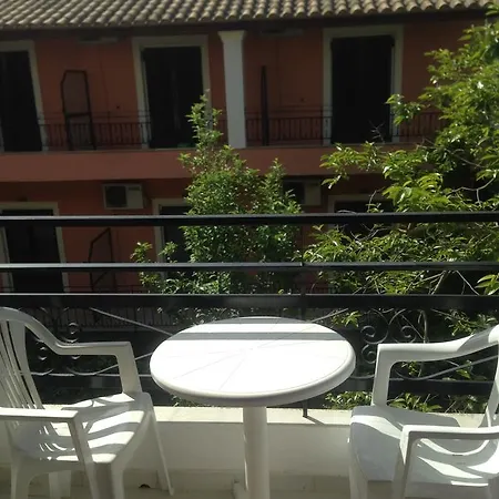 Hebes Studios Kavos
