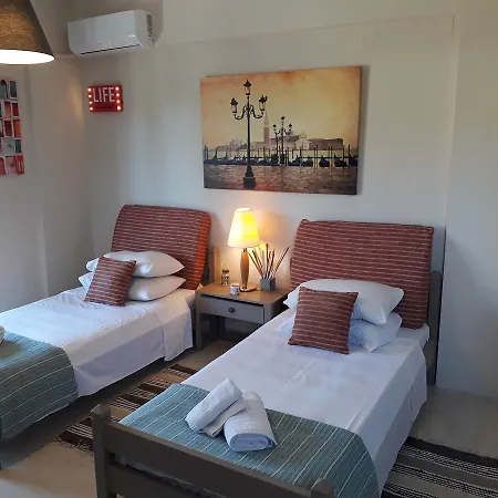Pierhouse Yachting 3*