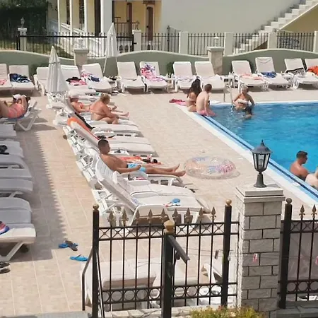 Aparthotel Kormos Kavos