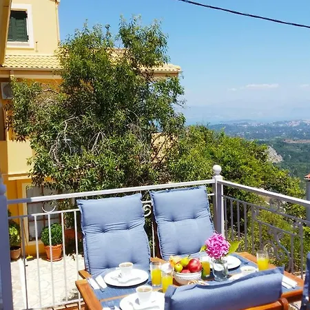 Kontis Apts Appartement *