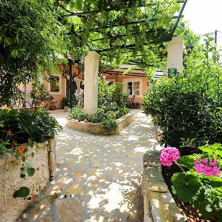 Garden House Kastellani Country house Kastellanoi (Parelioi, Corfu)