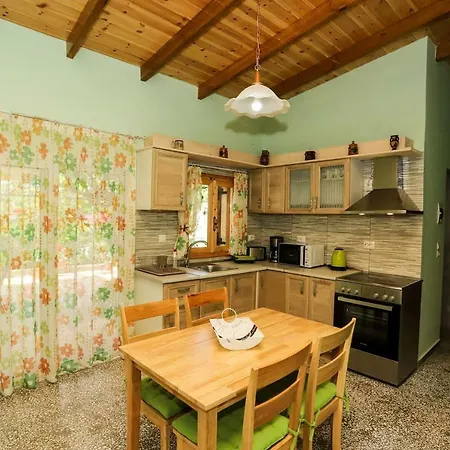 Country house Garden House Kastellani *