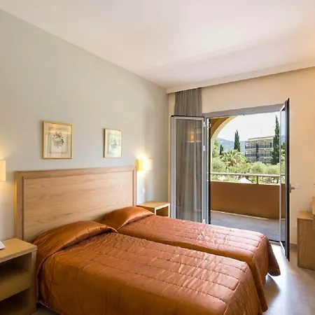 Delfinia Hotel 4*