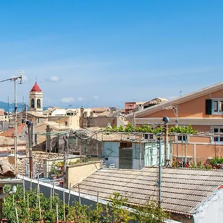 A Small In The Center Of The Old Town Apartment *
