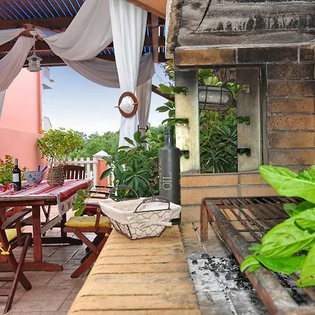 Angela Pool Apartment Agios Georgios Pagon