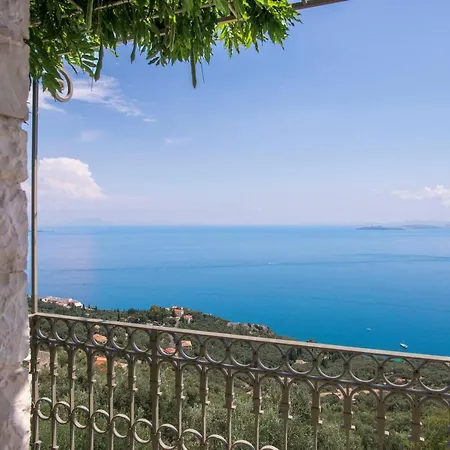 Paleopetres Blanche - Private Pool - Sea Views - Nissaki - North East Coast - Villa Nisaki (Corfu)
