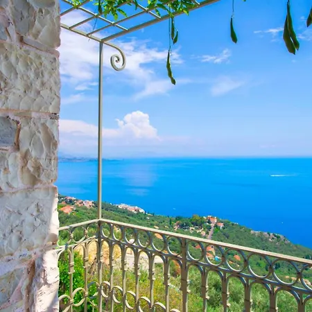 Paleopetres Blanche - Private Pool - Sea Views - Nissaki - North East Coast - Villa Nisaki (Corfu)