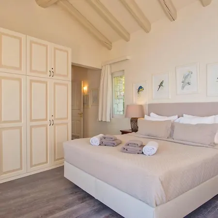 Paleopetres Blanche - Private Pool - Sea Views - Nissaki - North East Coast - Villa Nisaki (Corfu)