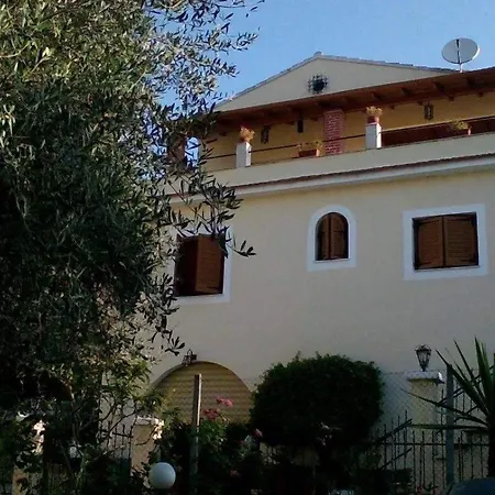 Anna Apartment *