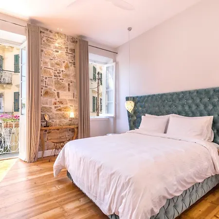 Acanthus Blue Hotel