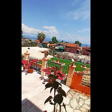 Corfu Sunflower Apartment Benitses (Corfu)