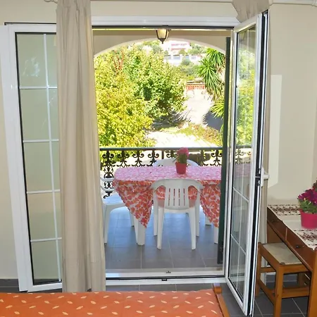 Apartment Yannis - On Agios Gordios In Corfu Agios Gordios (Corfu)