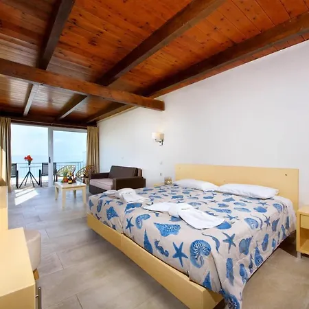 Aquarius Mini Suites