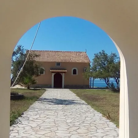 Holiday home Traditional House In *