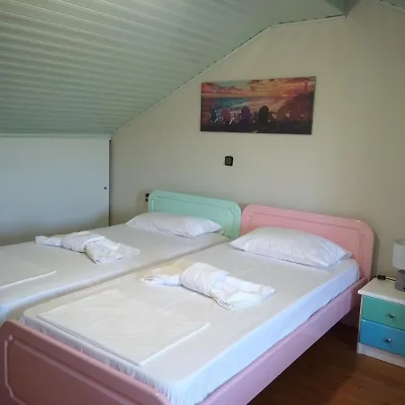 Holiday home Lora's House *