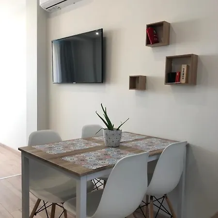 Apartment Deluxe *