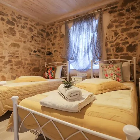Olive Grove Deluxe Holiday home *