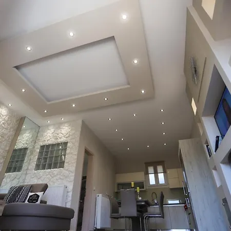 Olive Grove Deluxe Holiday home *