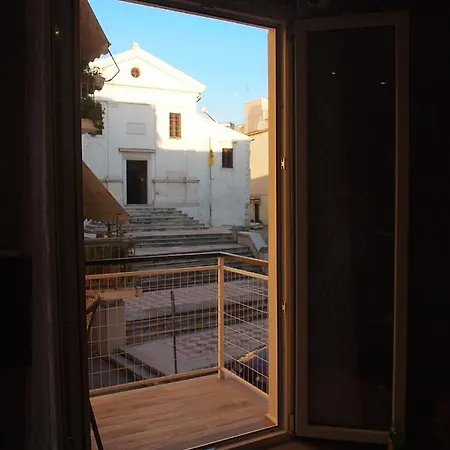 Ideally Situated Corfu Old Town Apartment