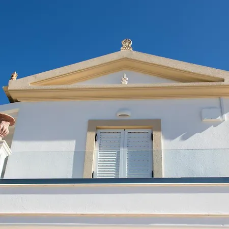 τhalasso Palace Homes * Petrití
