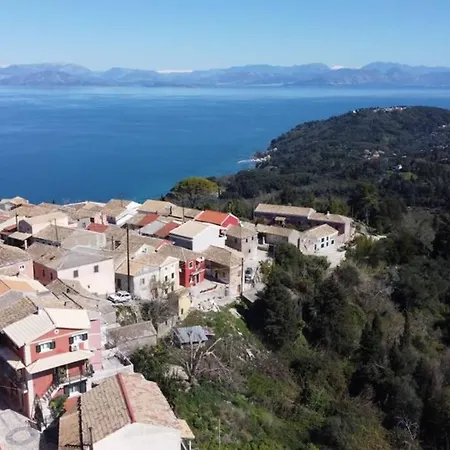 Traditional House With Amazing View Apartment