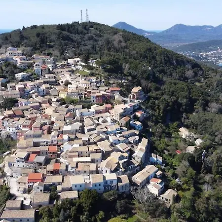 Traditional House With Amazing View Apartment *